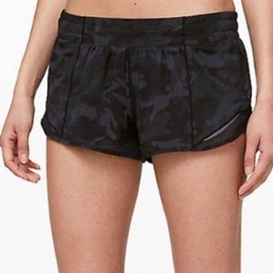 Black camo hotty hot lulu shorts size 6